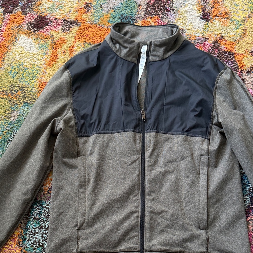 Like new - lululemon athletica Men's Gray Jacket with Black Yoke